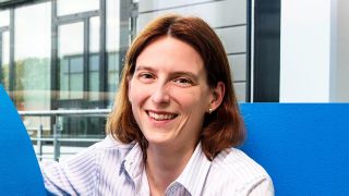 工程总监、专家、家人眼中的小女孩