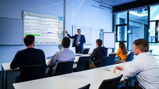 在罗德与施瓦茨总部开办培训师培养课程