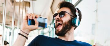 使用 R&S 解决方案测试语音质量 使用 R&S 解决方案测试语音质量