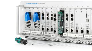 媒体和电源模块均支持热插拔