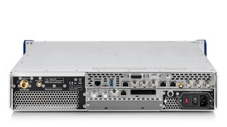 R&S®TLU9 低功率特高频发射机和同频转发器 R&S®TLU9 低功率特高频发射机和同频转发器