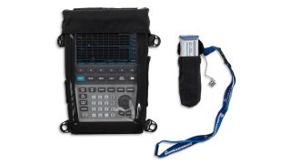 使用 r&s®ha-z322 皮套进行免提操作