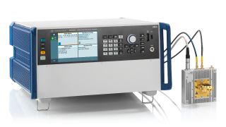  带有毫米波前端的 AREG800A 汽车雷达目标模拟器