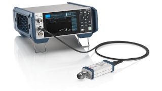 R&S®NRX 配备两个 R&S®NRP 功率探头