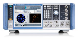 使用 R&S®SMW200A 进行 GNSS 模拟。 使用 R&S®SMW200A 进行 GNSS 模拟。