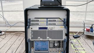 Figure 3: OTA live demonstration at Tartu Airport in Estonia: The signal generators and the amplifier fit into a small rack. The R&S®Pulse Sequencer software runs on a commercial laptop.